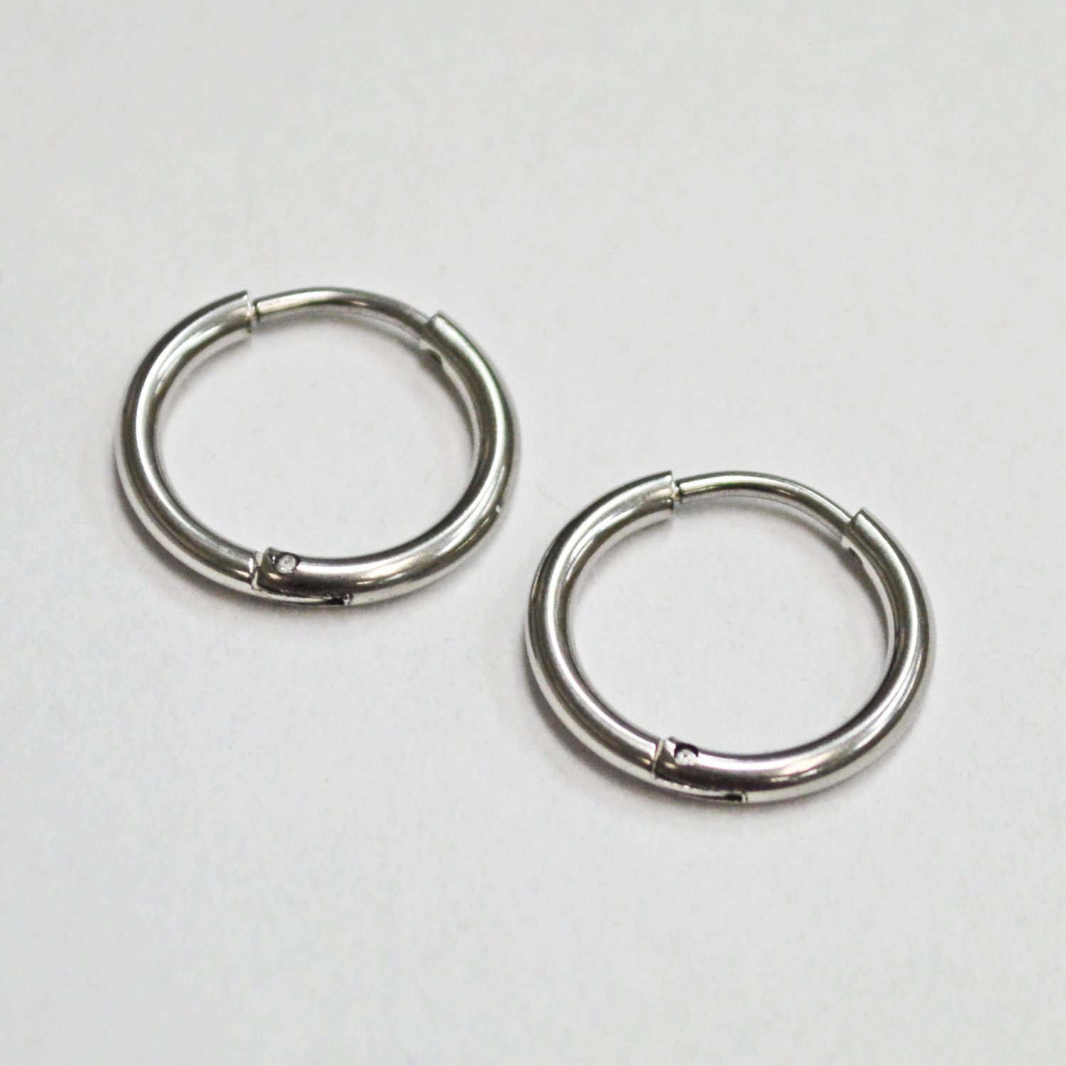 HOOP HUGGIE EARRING (13mm)