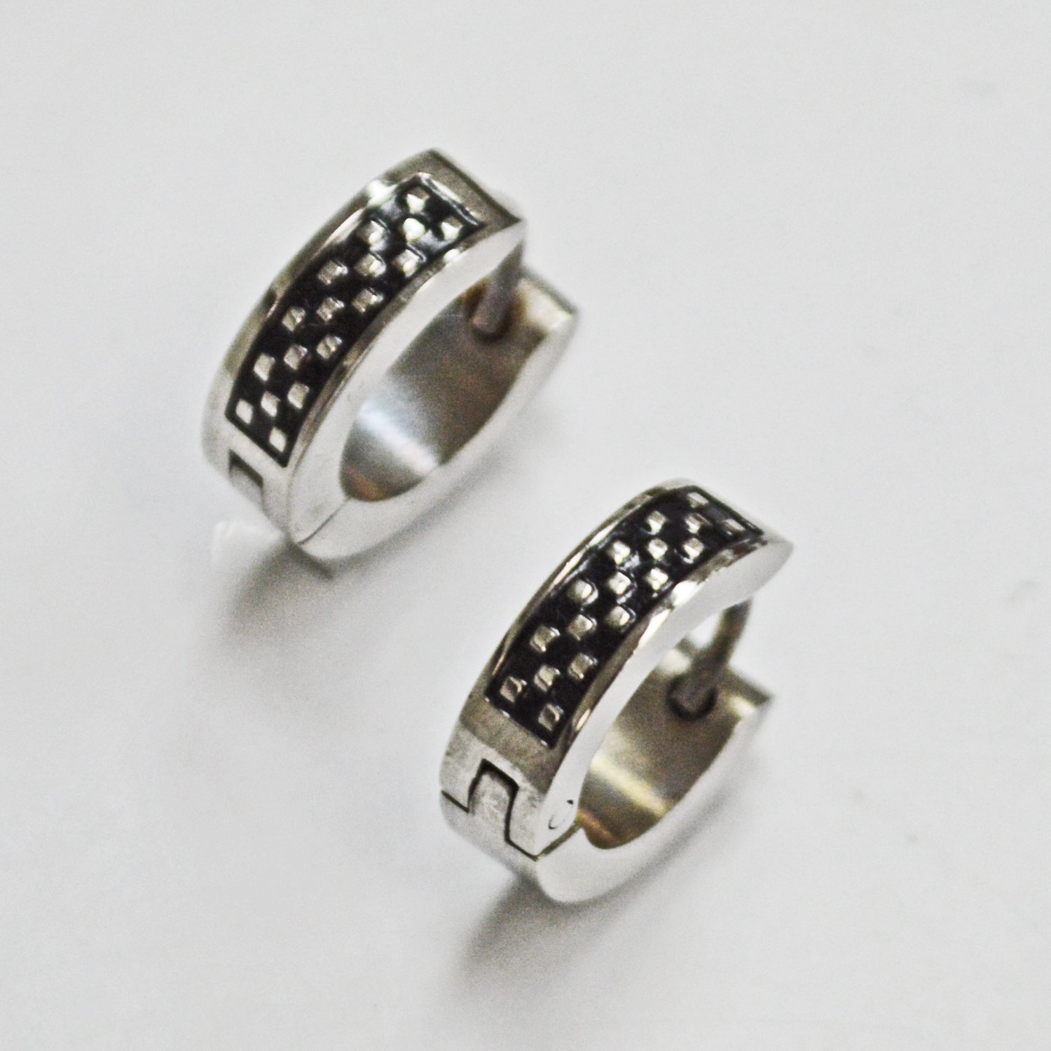 HUGGIE EARRINGS 4X14M