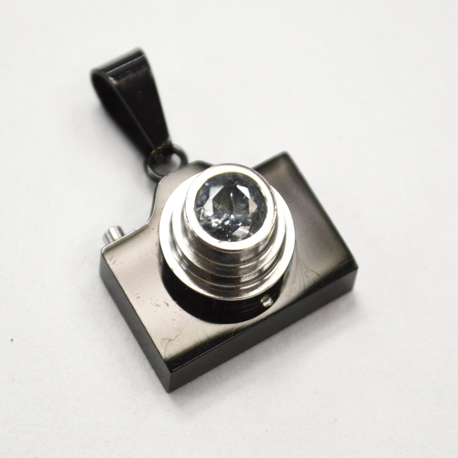 Camera Black Plated Pendant  86 -1248B