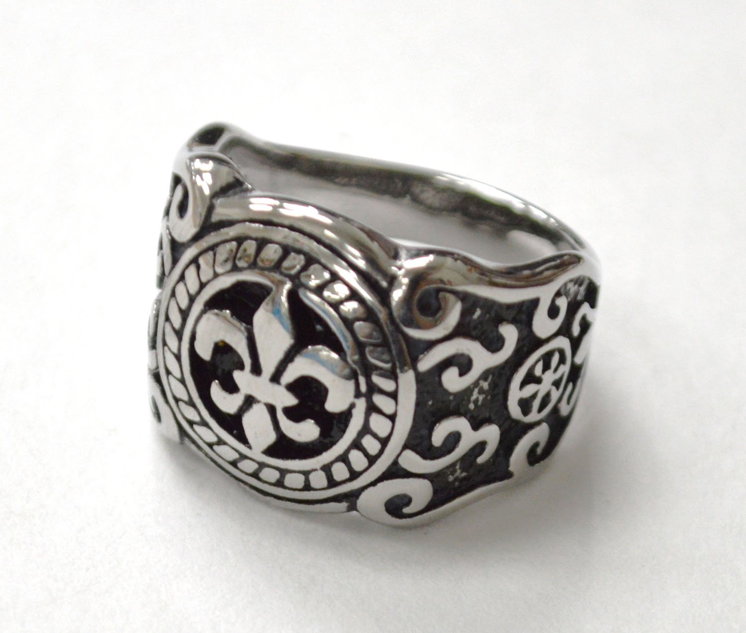 FLEUR DE LIS RINGS  81-1145