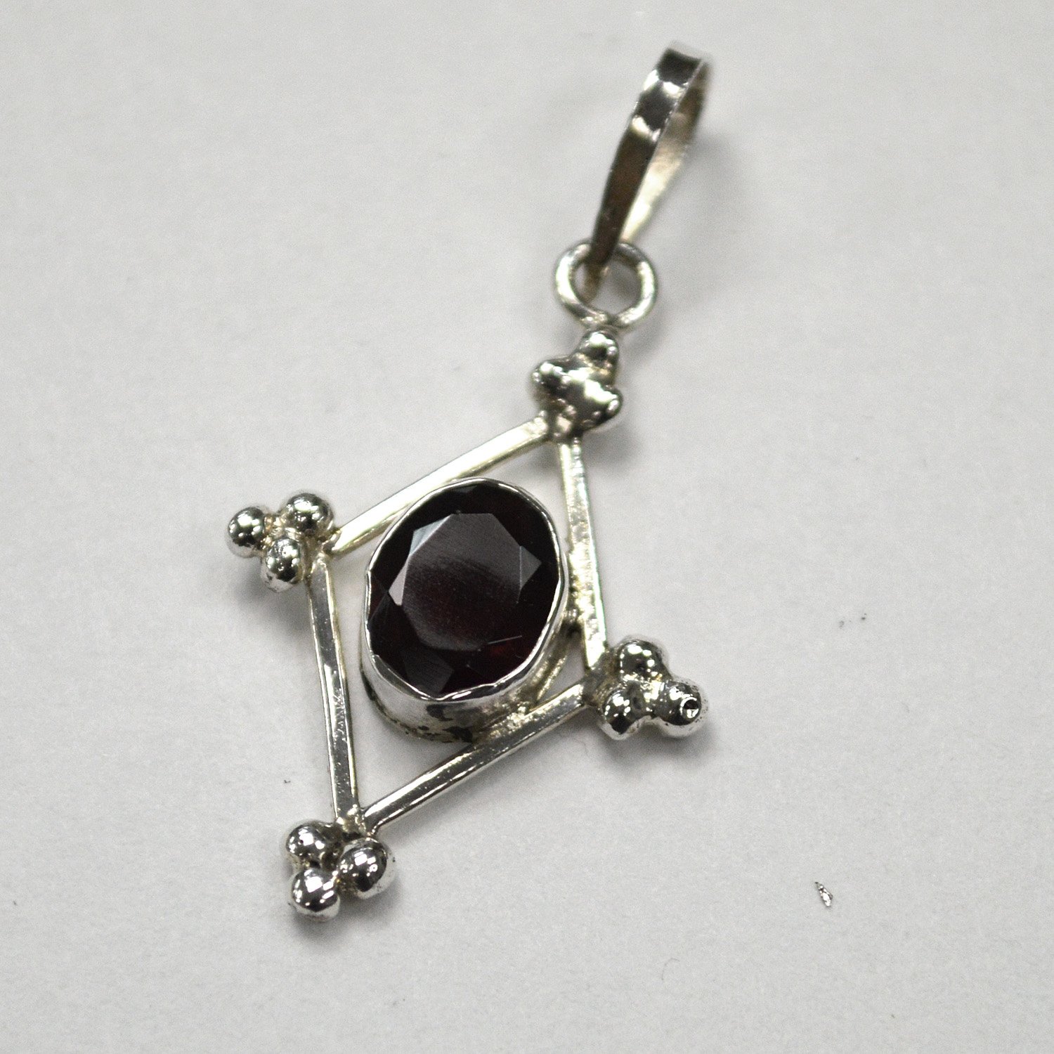 Garnet Stone Pendant Sterling Silver 563012
