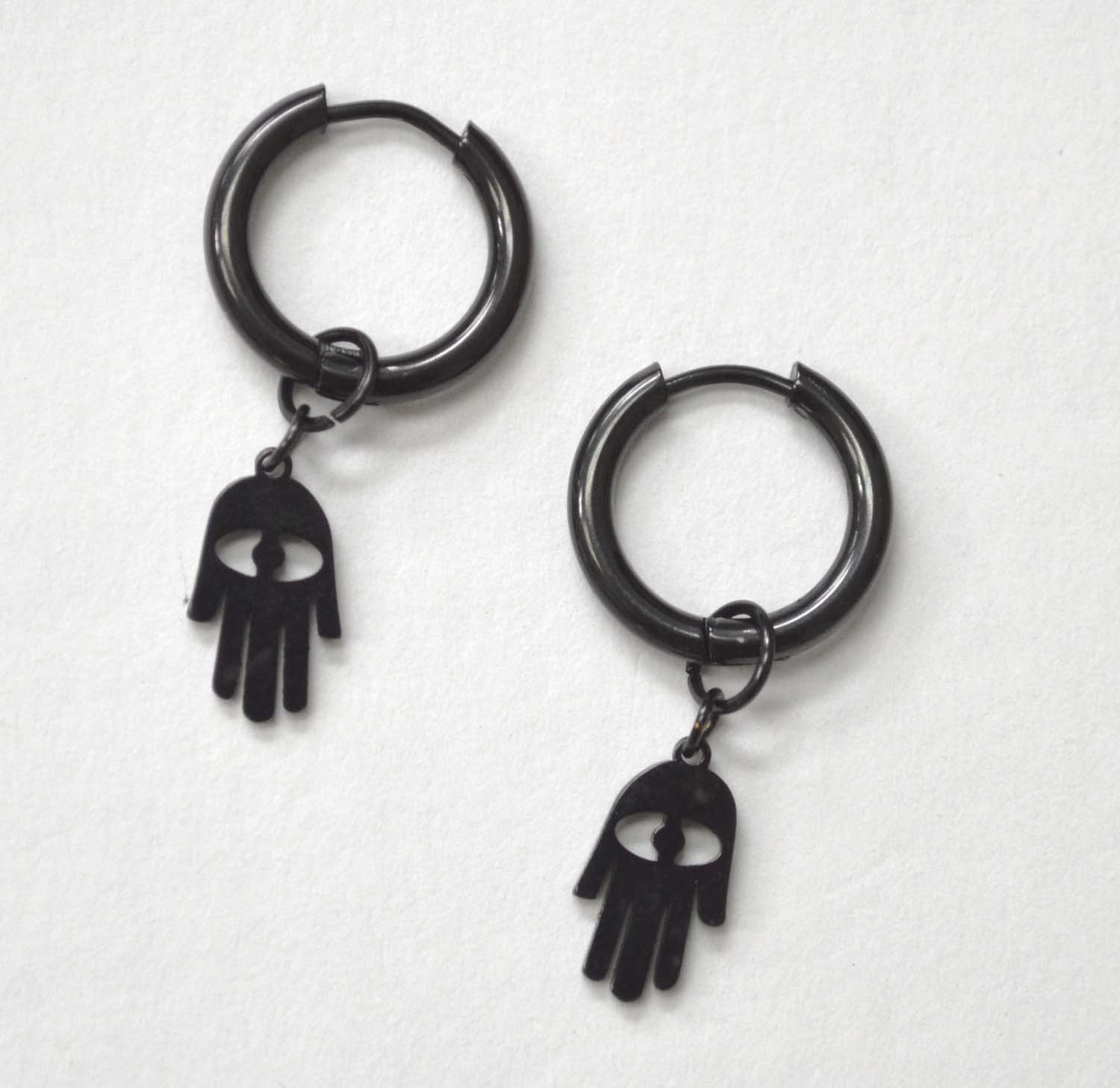 Hoops Earring with Hamza Black Plated 83-851B