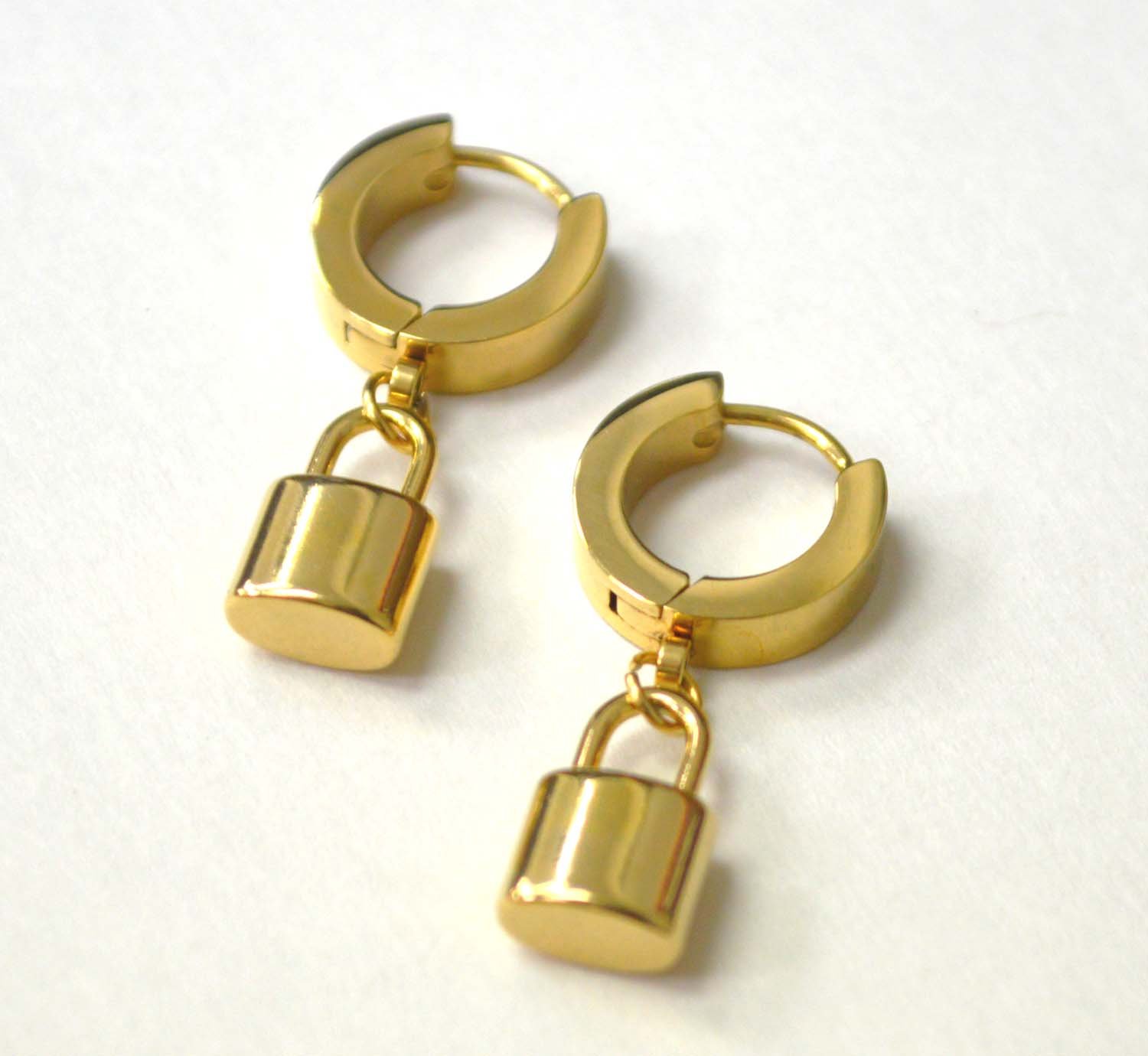 Padlock Gold IP Plated Huggies 83-773G