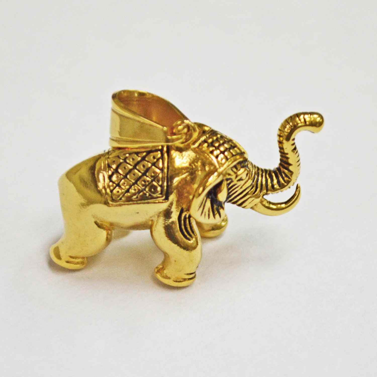 Elephant Gold IP Plate Pendant 86-1645G