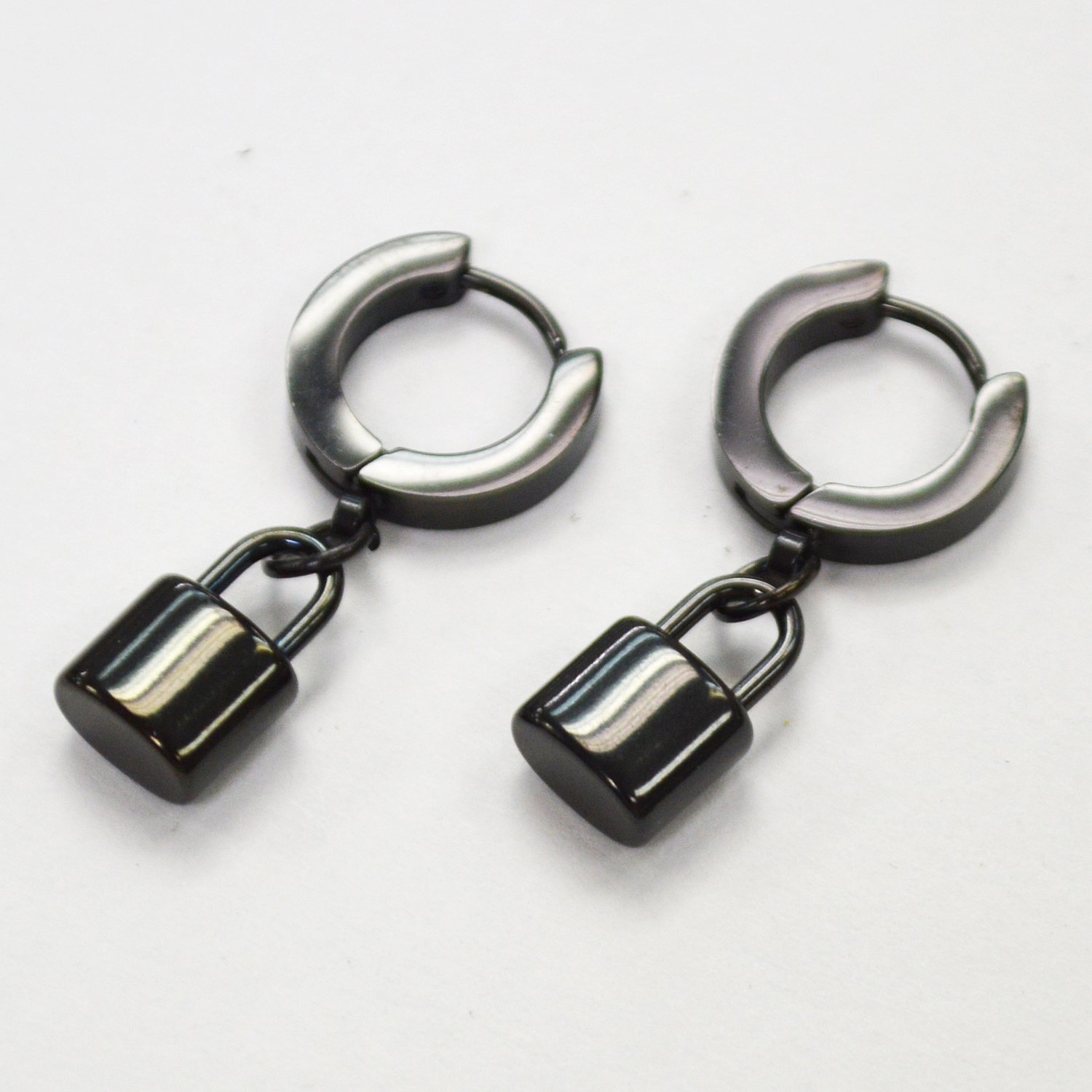 Padlock Black Plated Huggies 83-773B