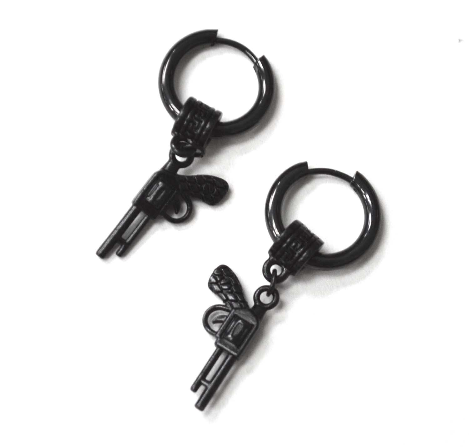 Hoops Earring with Pistol Black Plated 83-835B