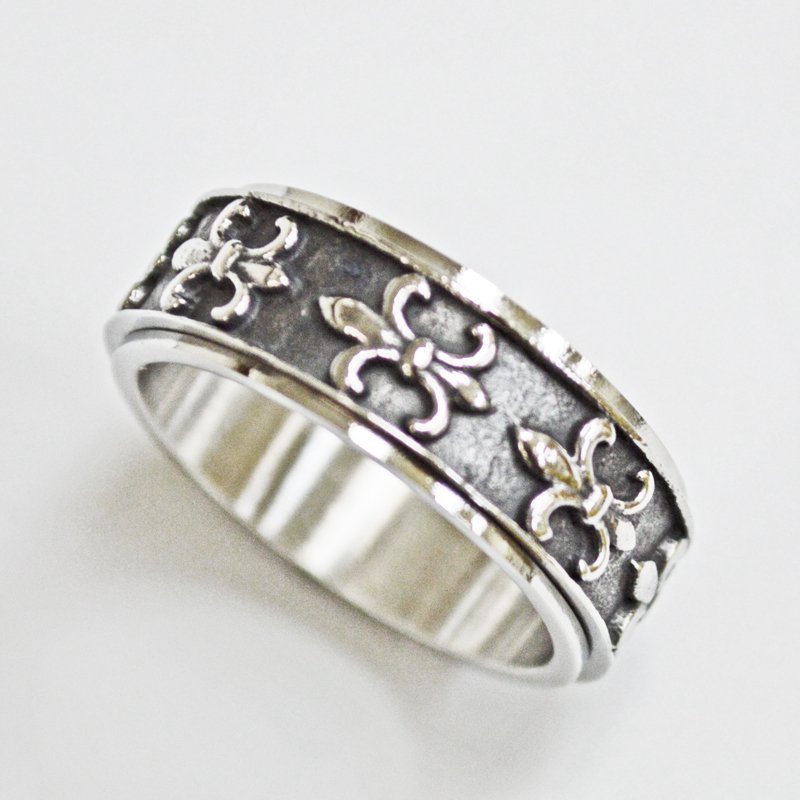 FLEUR DE LIS SPINNER RING  81-1233