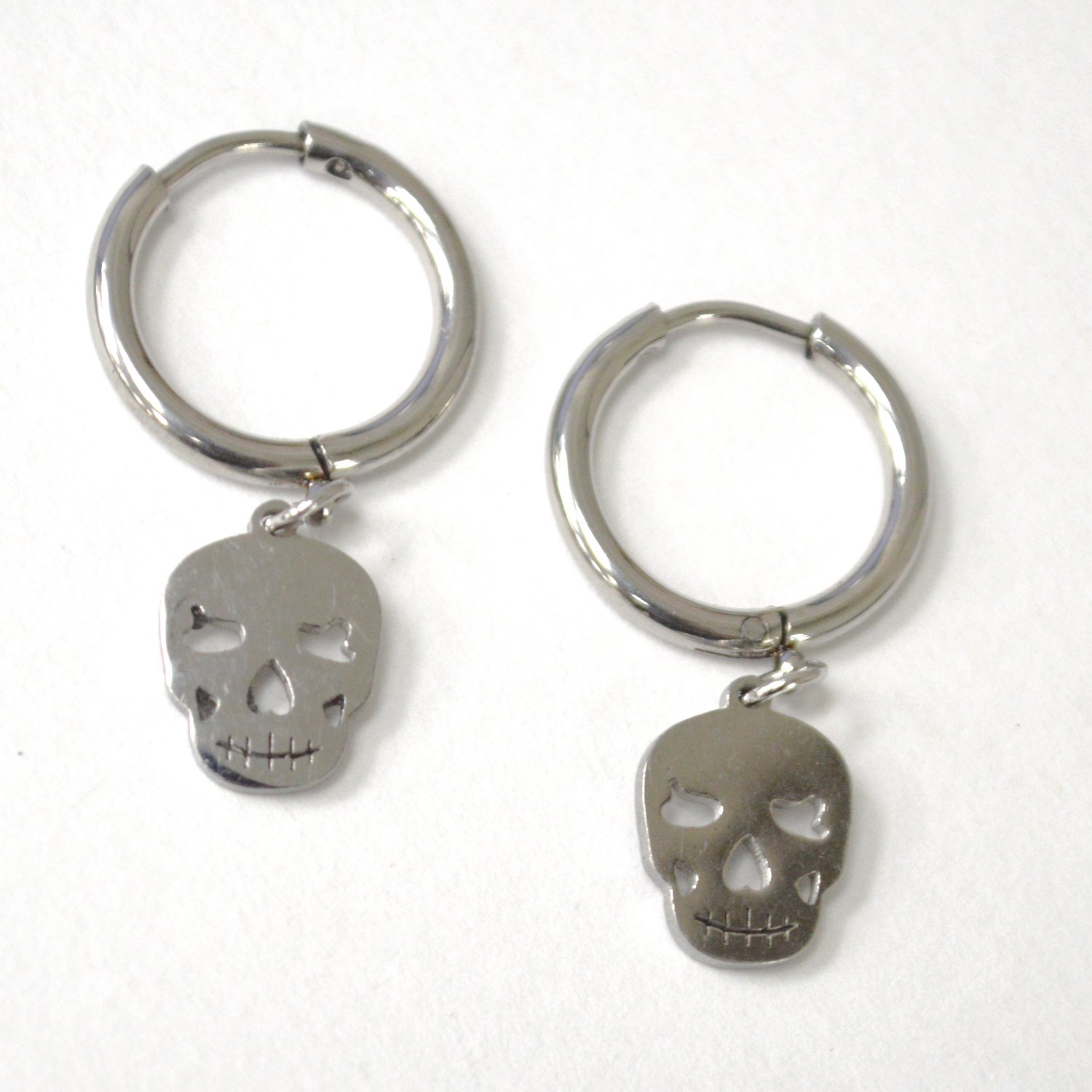 Hoops Earring with Dangling Skull 83-861S