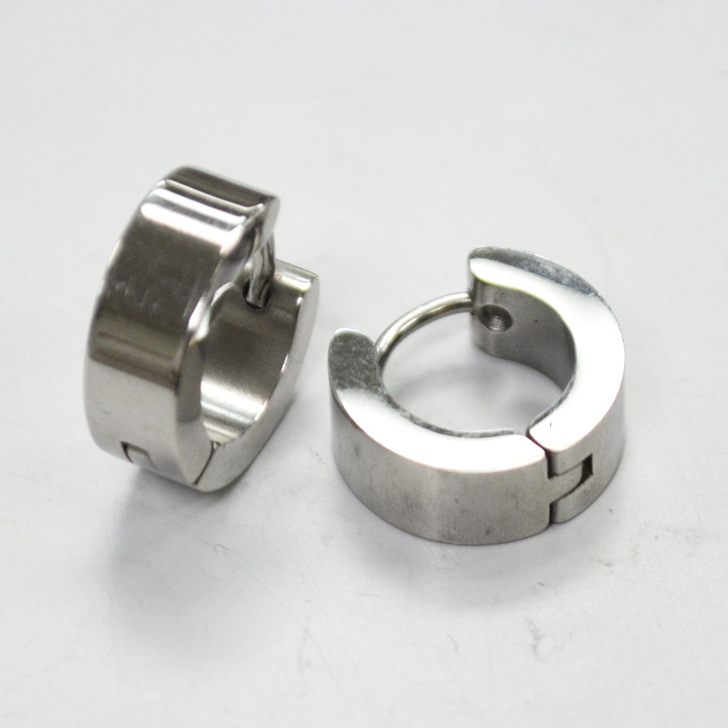 HUGGIE EARRINGS 83-323S