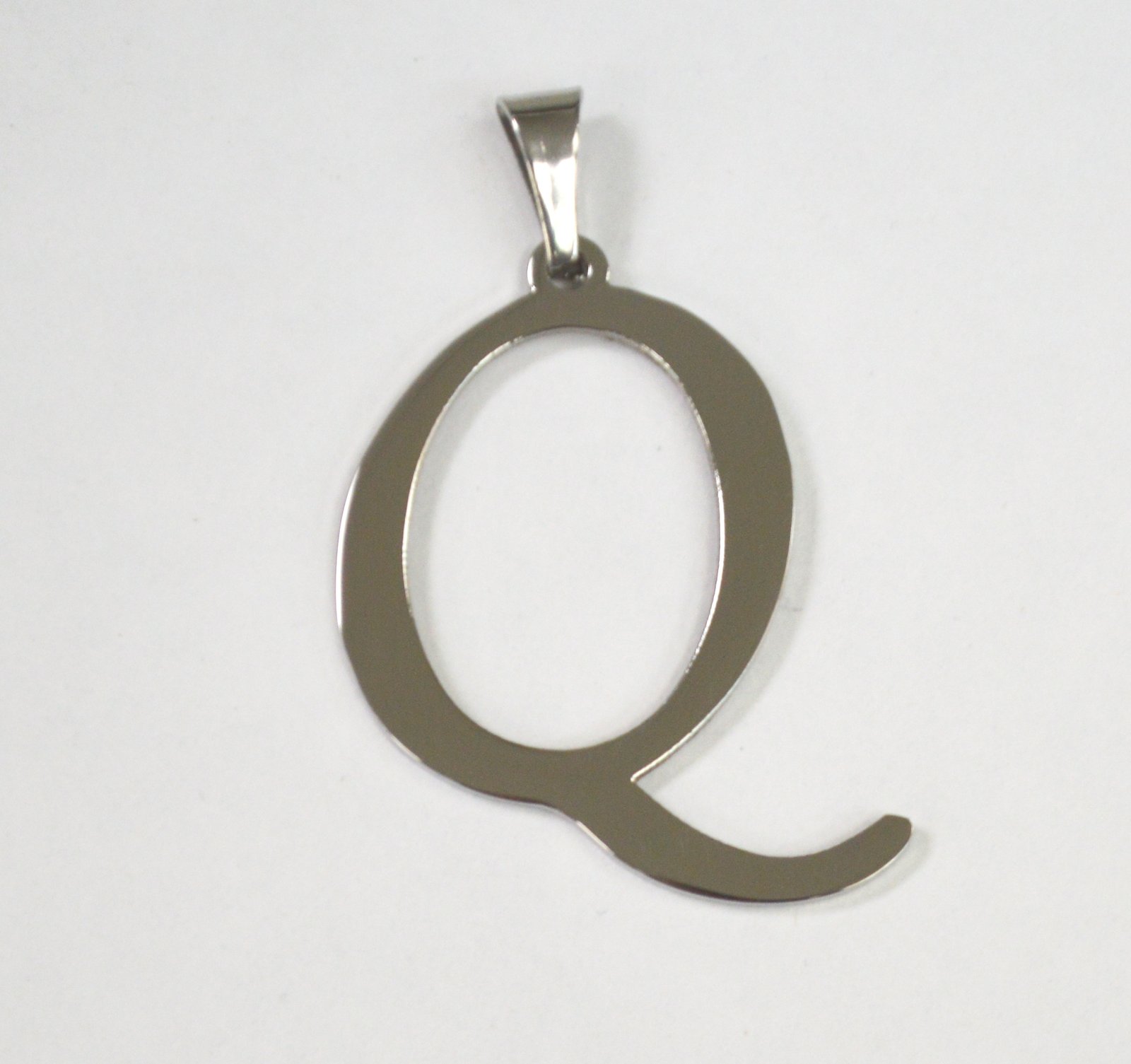 Q Initial Pendant Stainless Steel 86-695S-Q