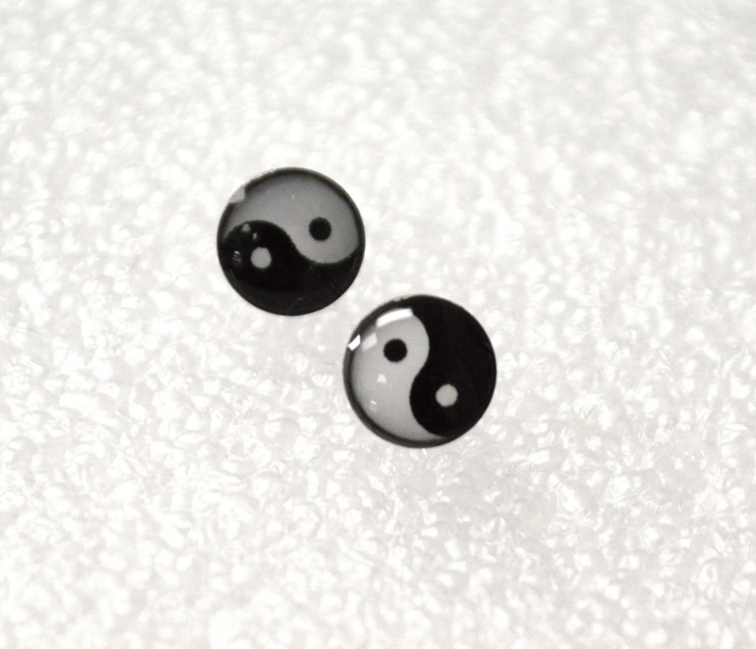 Ying and Yang Stud Earring (7mm) 83-721-7