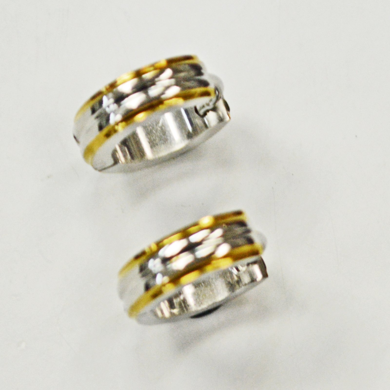 2 TONES HUGGIE EARRINGS